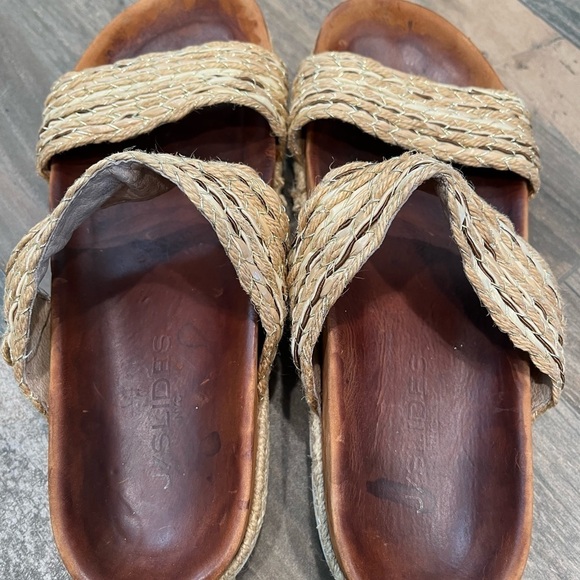 J Slides NYC Tan Raffia Gold Accent Leather Size 7.5 - Picture 10 of 10